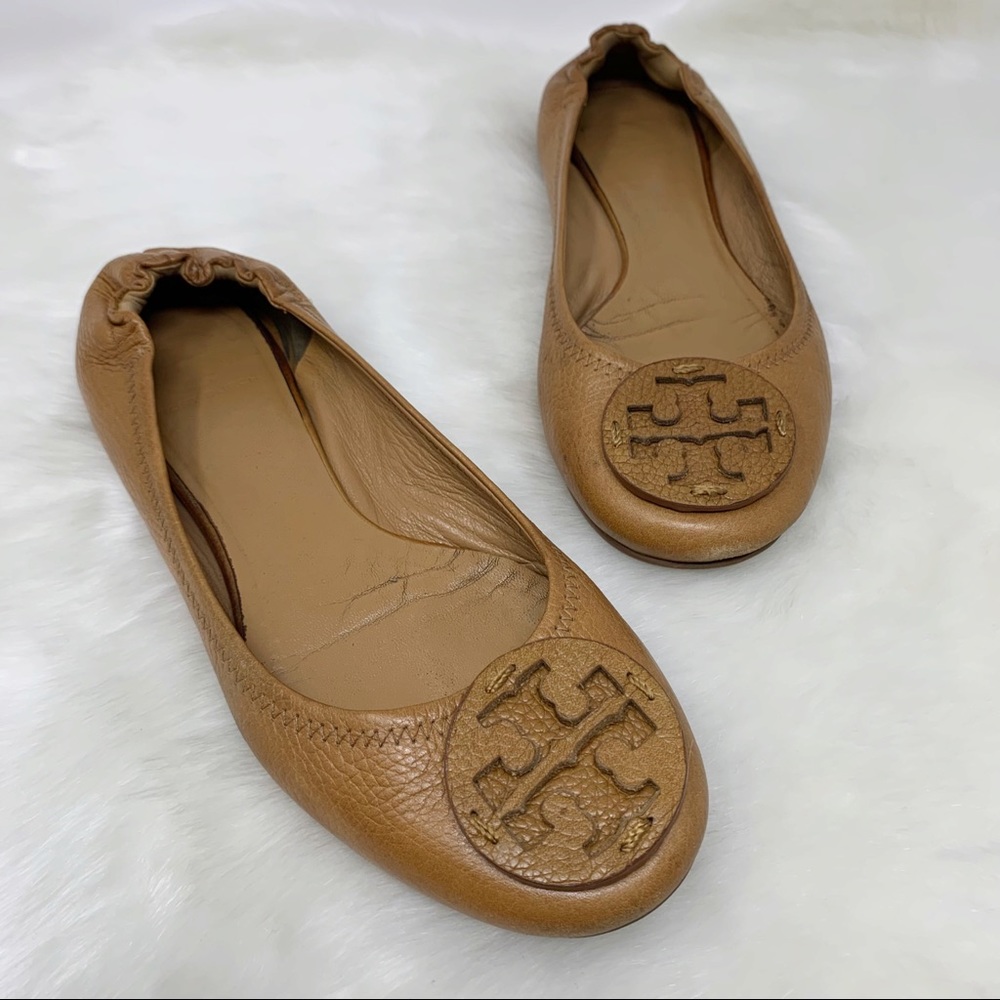 TORY BURCH Reva tan leather ballet flats logo